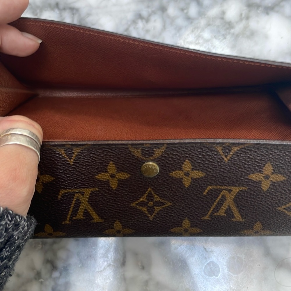 💯 Louis Vuitton VINTAGE monogram Sarah Portfolio bifold wallet! - Picture 5 of 15